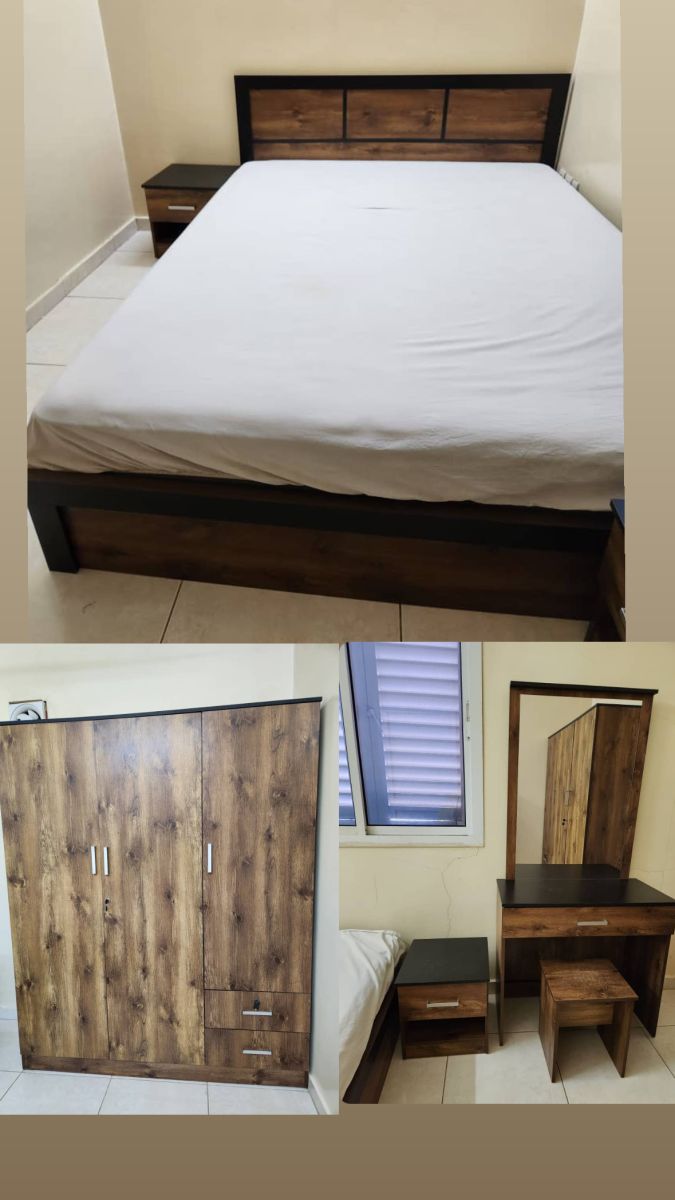 Meubles de chambre à coucher du massif d'un arbre: meubles en bois et ensembles en matériau naturel Meubles de chambre à coucher du massif d'un arbre: meubles en bois et ensembles en matériau naturel