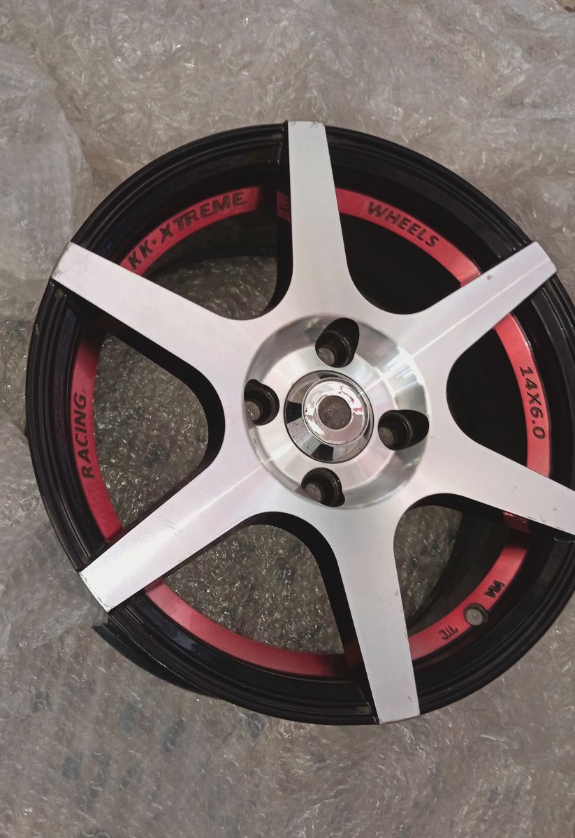 Jantes de qualité modèle 14C374, taille 14*6 en excellent état