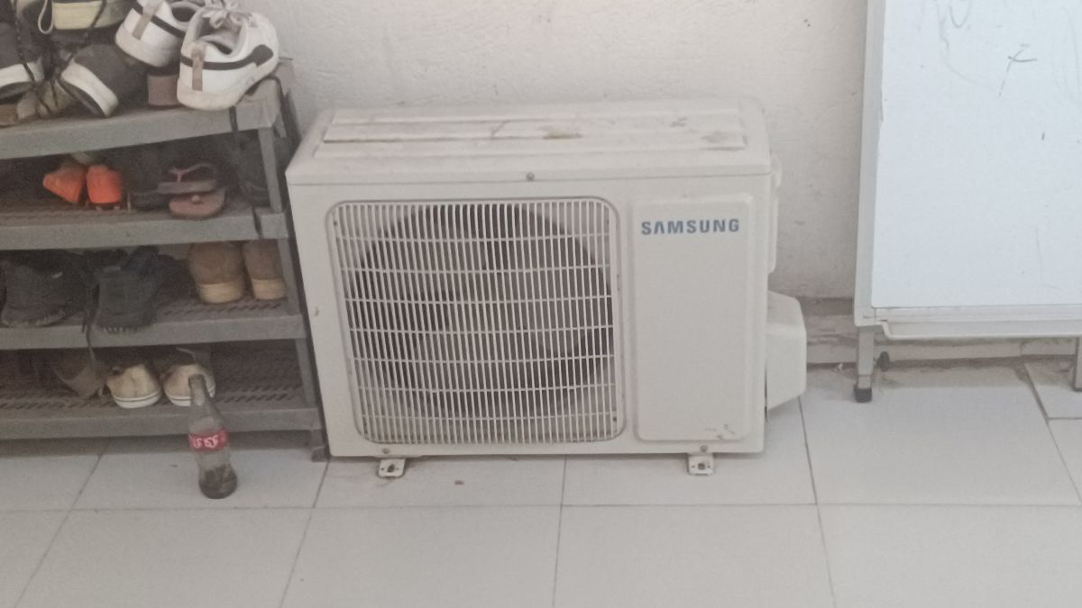 Climatiseur Samsung 1.5, 4 mois d\'utilisation, excellent état