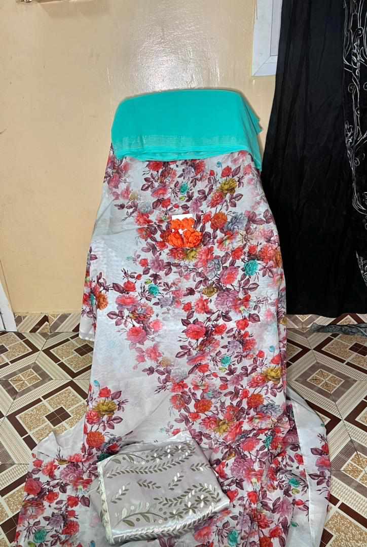 Solde d\'été : Boubou suisse, Dirac, châle et jupon à 21000 !