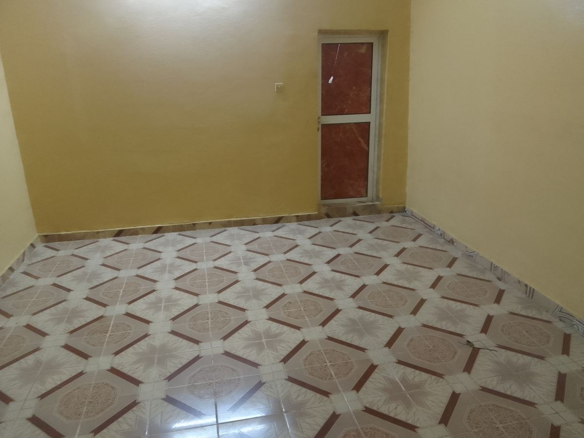 Maison F3 à louer avec 3 chambres et 2 toilettes à Barwako 1