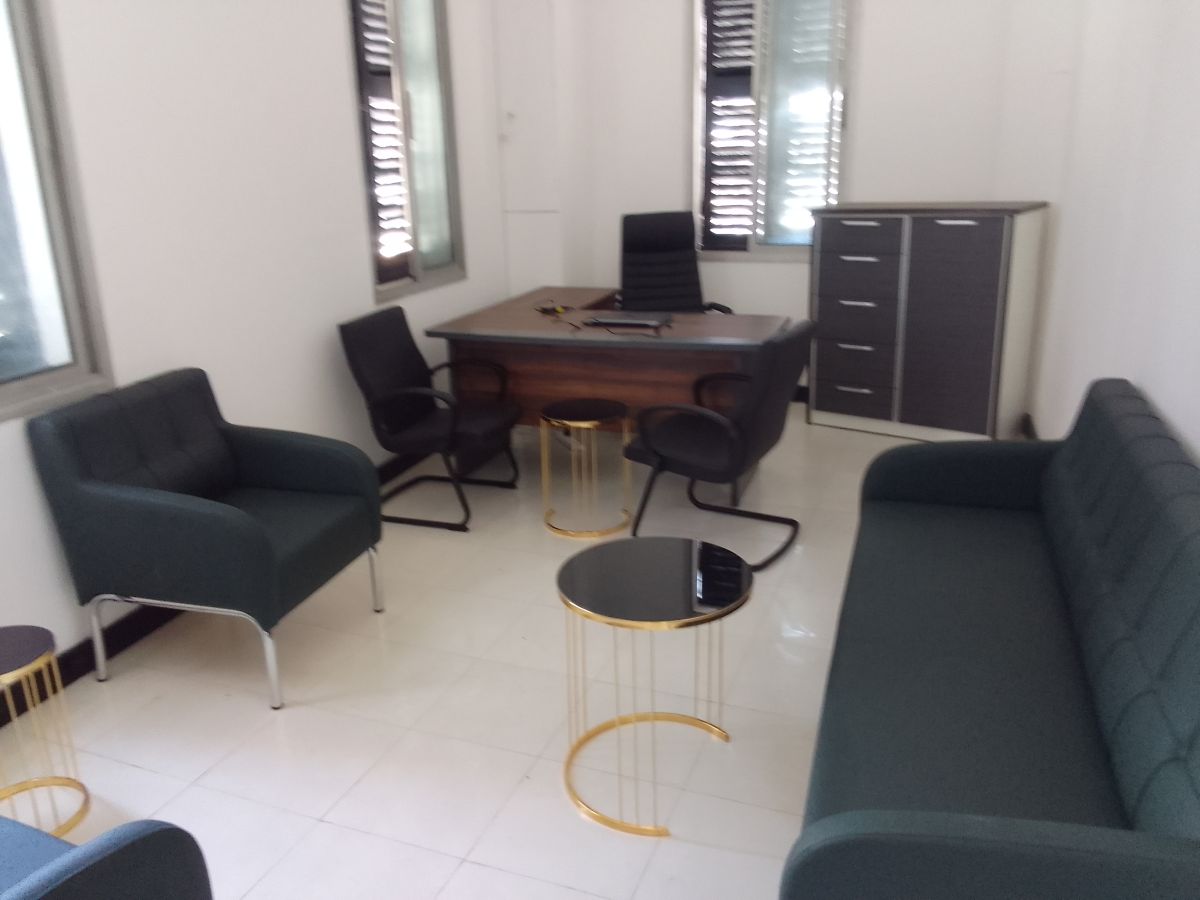 Meubles de bureau neufs pour aménager votre espace de travail