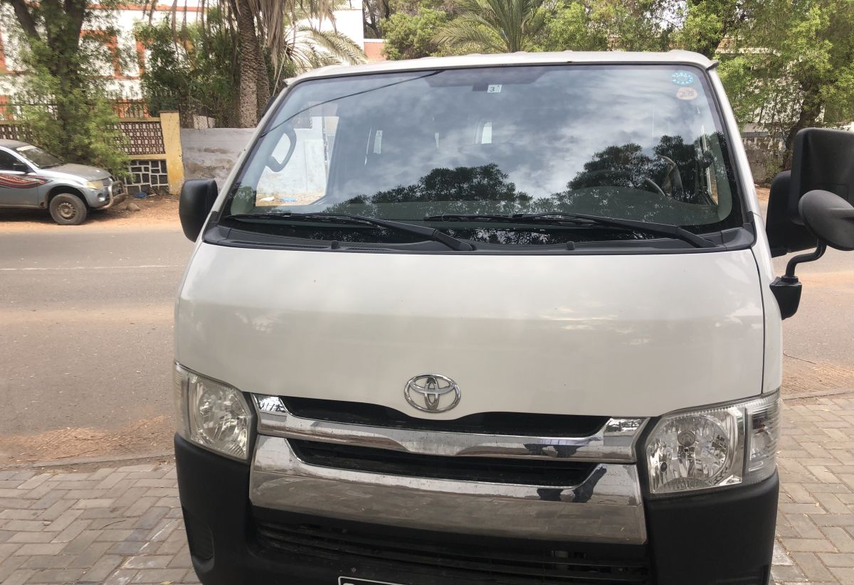 Toyota Hiace 2017, diesel, manuelle, climatisation parfaite