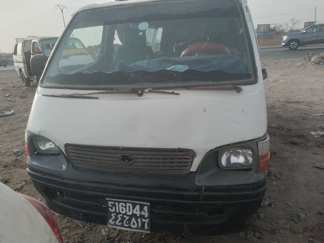 Mini-bus en excellent état, témoin à l\'appui