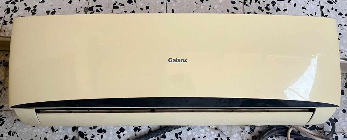 Split Galanz 1.5 CH, économique, télécommande, en bon état