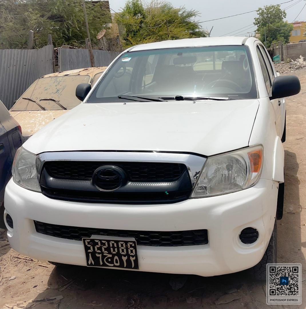 Toyota Hilux 2010 rénovée, moteur et carrosserie neufs