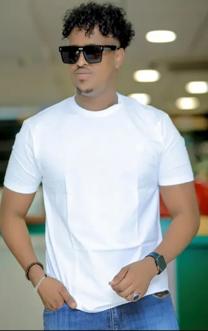 T-shirts à manches courtes en toutes couleurs disponibles