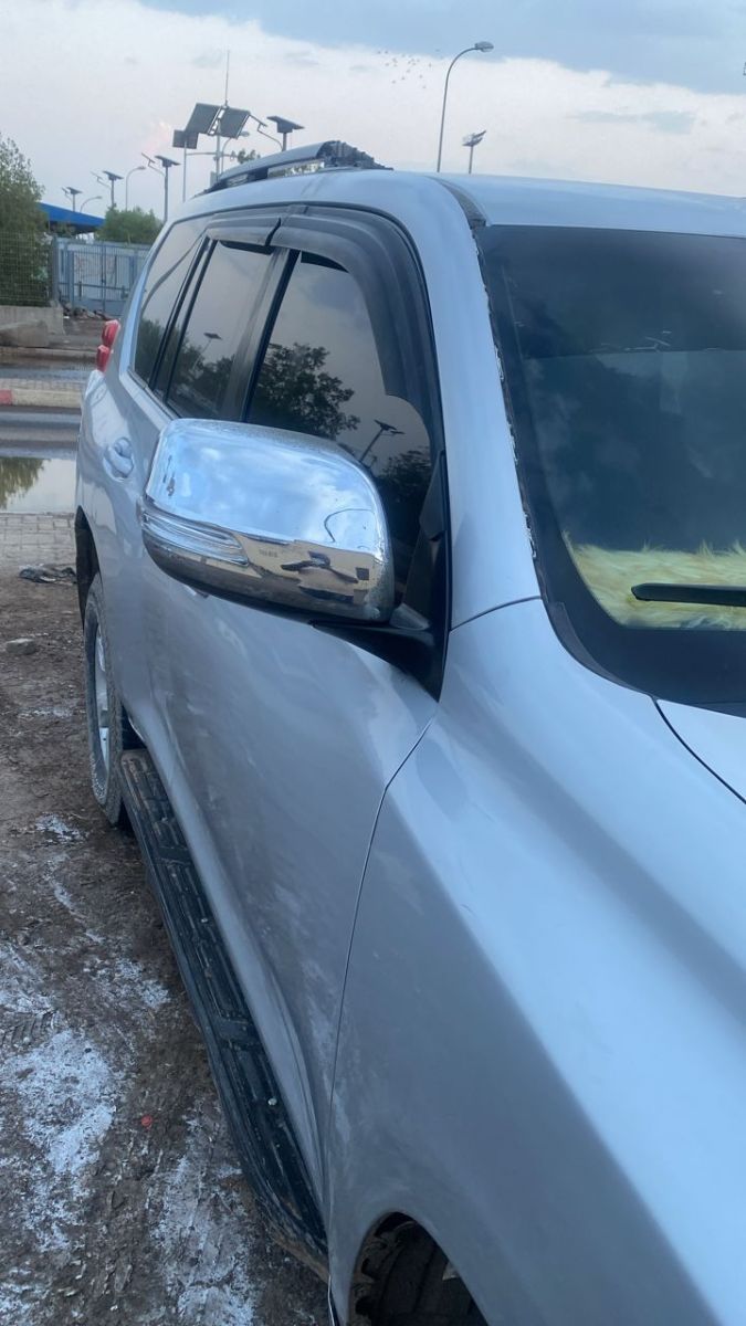 Toyota Land Cruiser Prado 2011, diesel, boîte manuelle, bon état