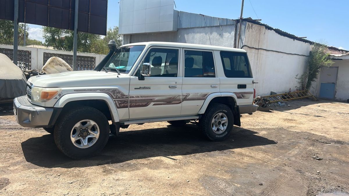 Rental / location Toyota Land-cruiser 2015,