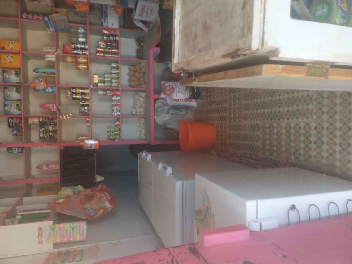 Local Commercial de 24m2 à Cité Nassib avec Espace de Stockage et Toilette