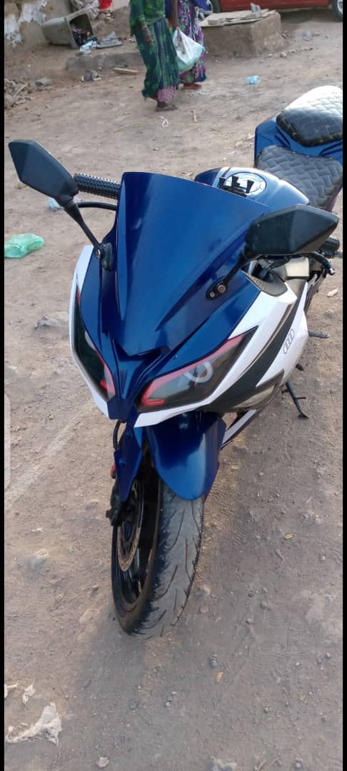 Moto en excellent état à saisir avant mon voyage