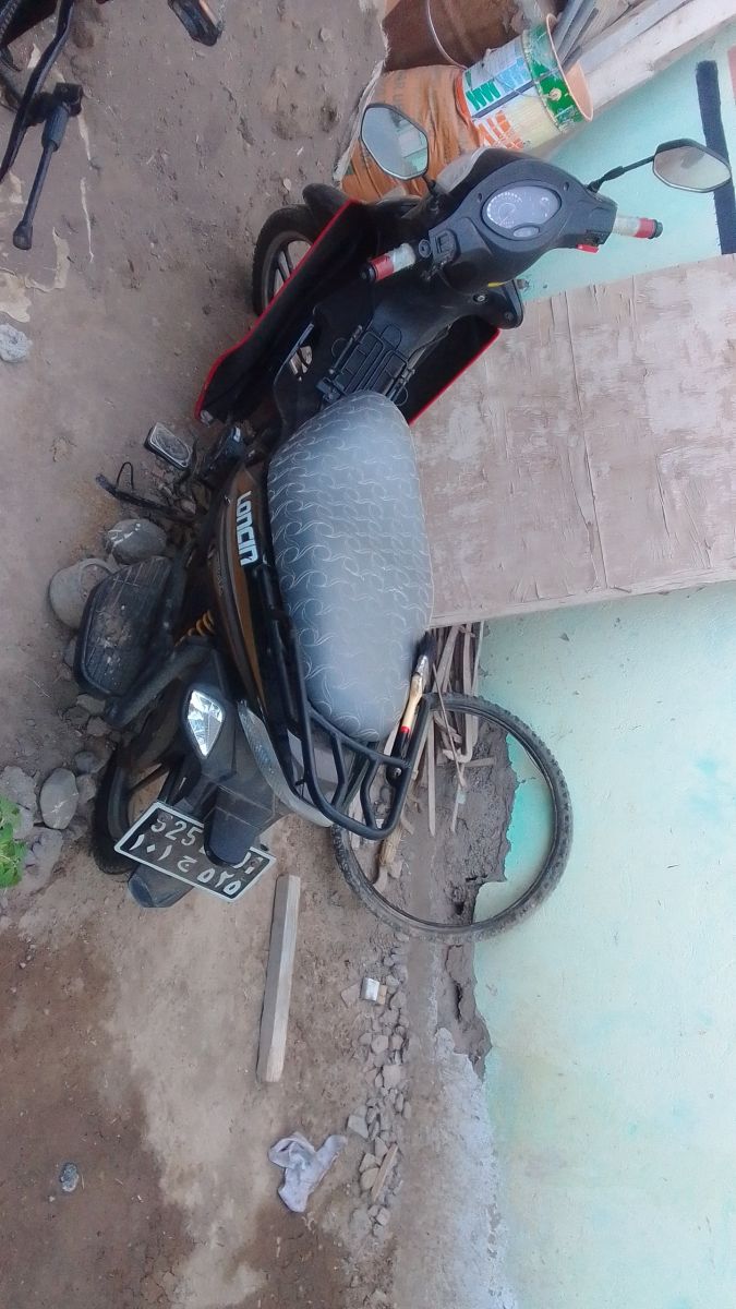 Moto neuve avec assurance et carte grise jusqu\'à 2025