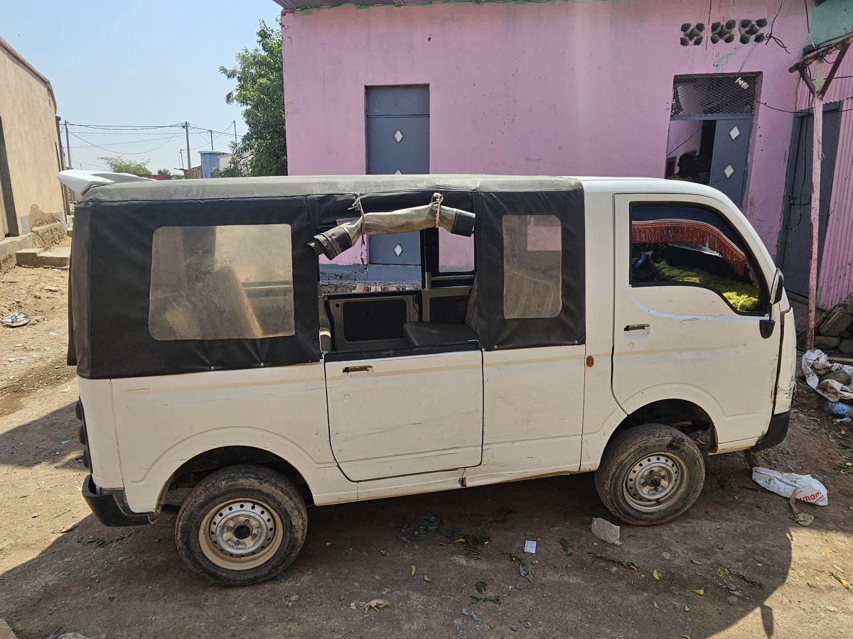 Bajaj en excellent état, assurance jusqu\'en 2025