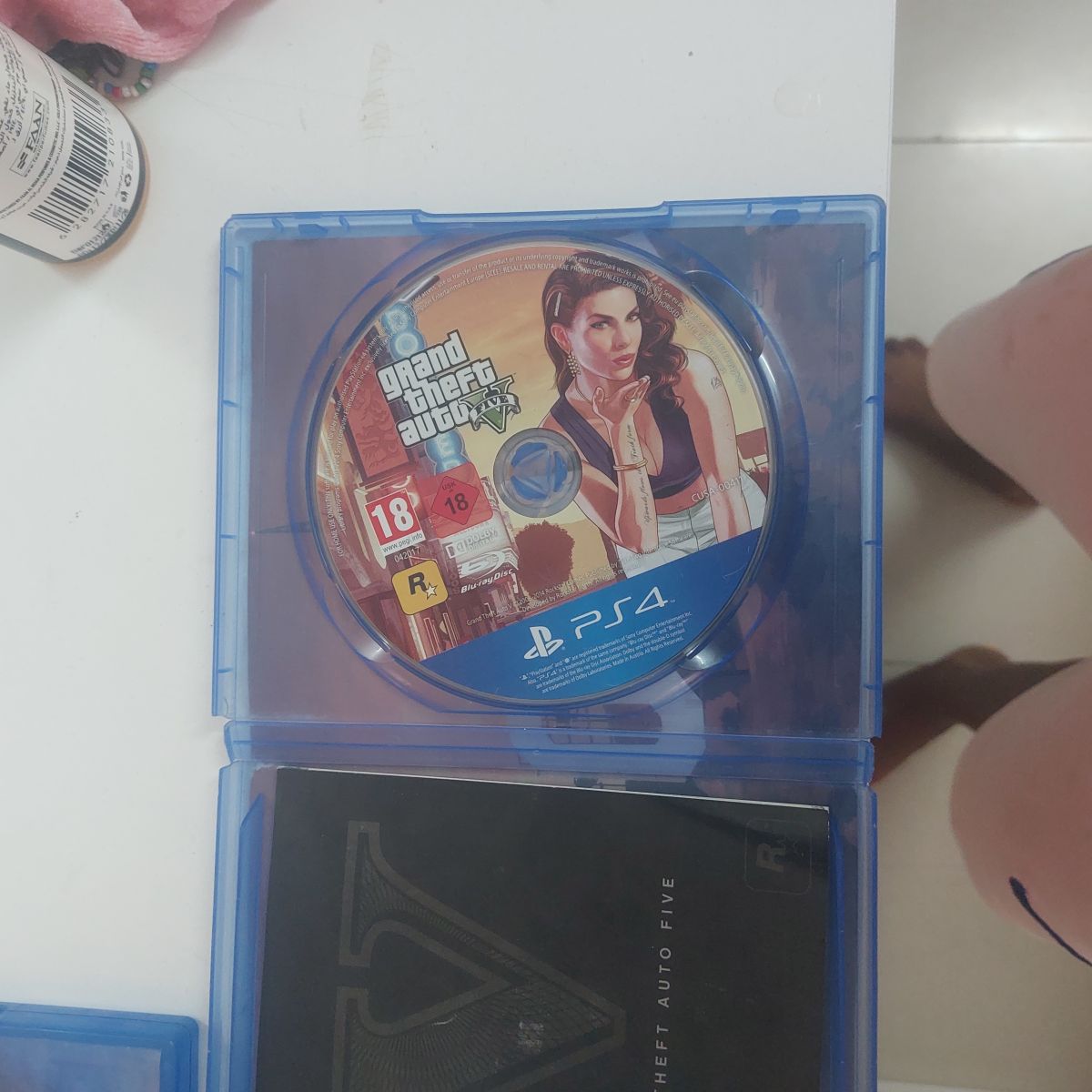 Jeu d\'action Gta 5 pour PS4 - Boîte en parfait état