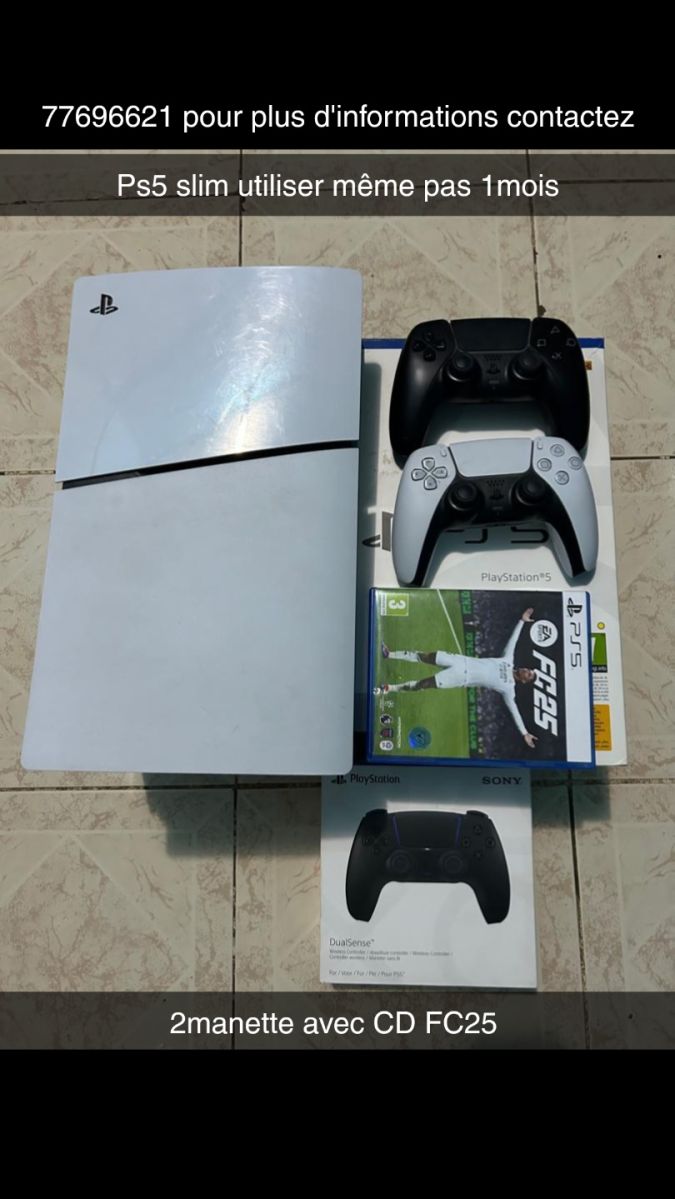 PS5 Slim, peu utilisée, bon prix. WhatsApp pour plus d\'infos.