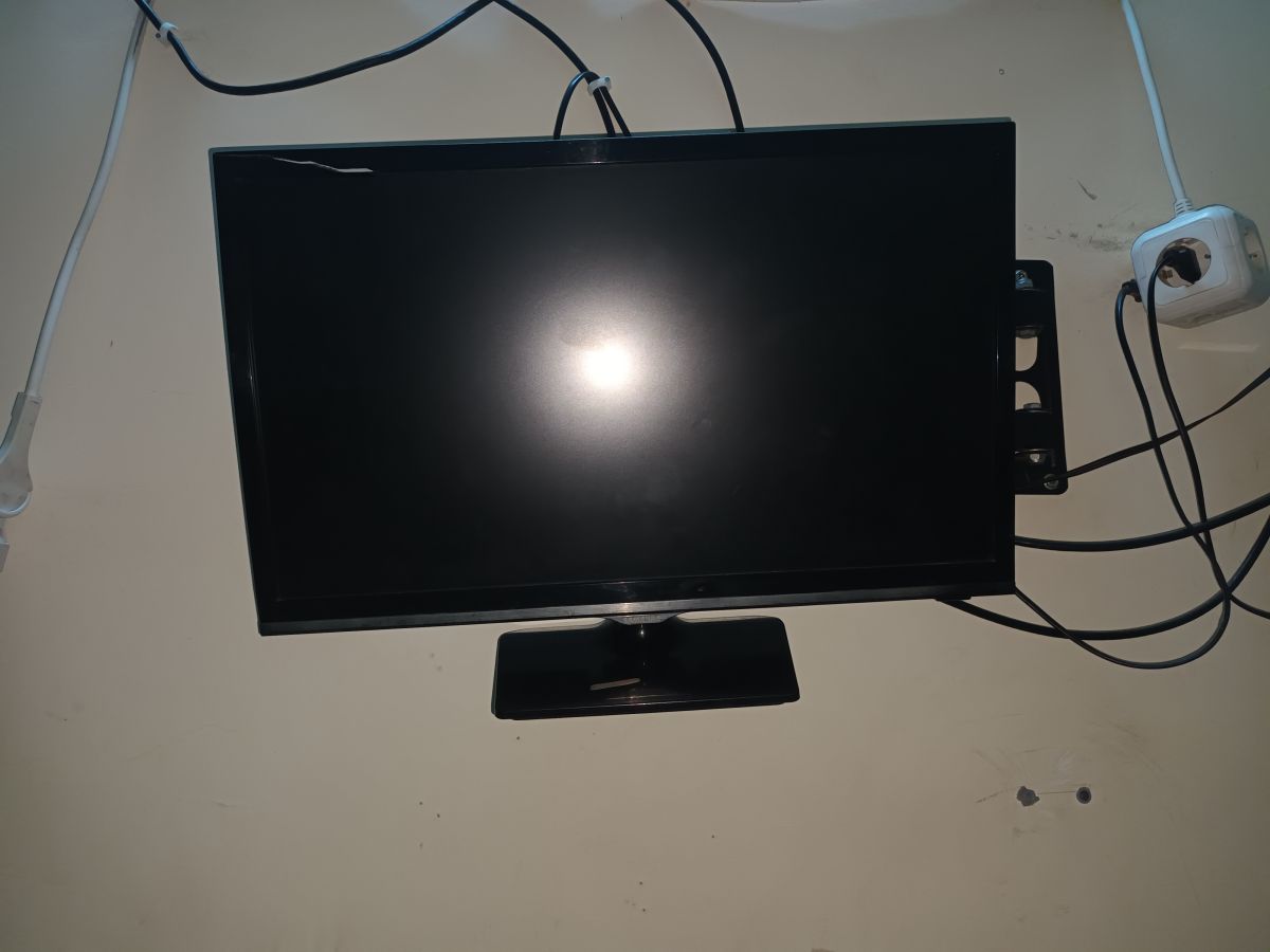 Téléviseur écran plat 22 pouces d\'occasion à petit prix