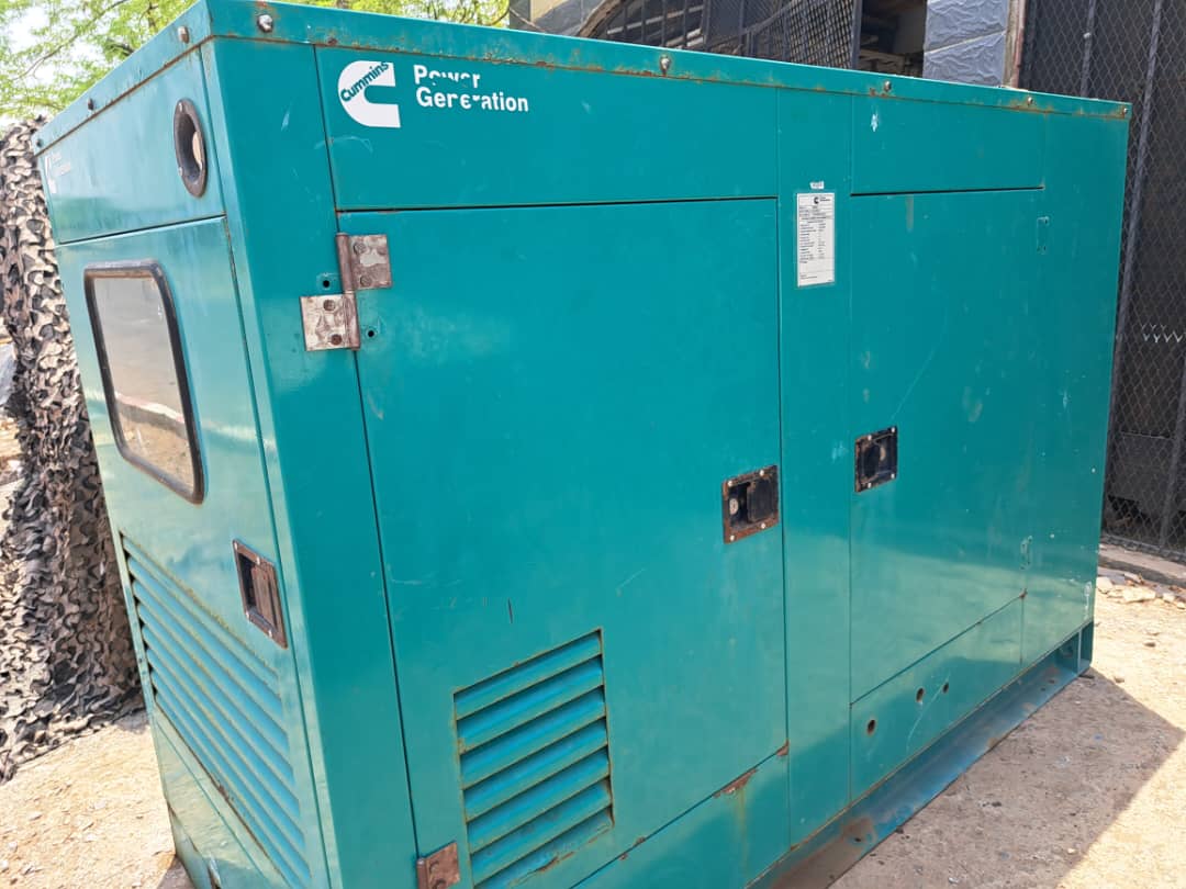 Générateur 68 KVA de l\'Ambassade Américaine, bon état, négociable