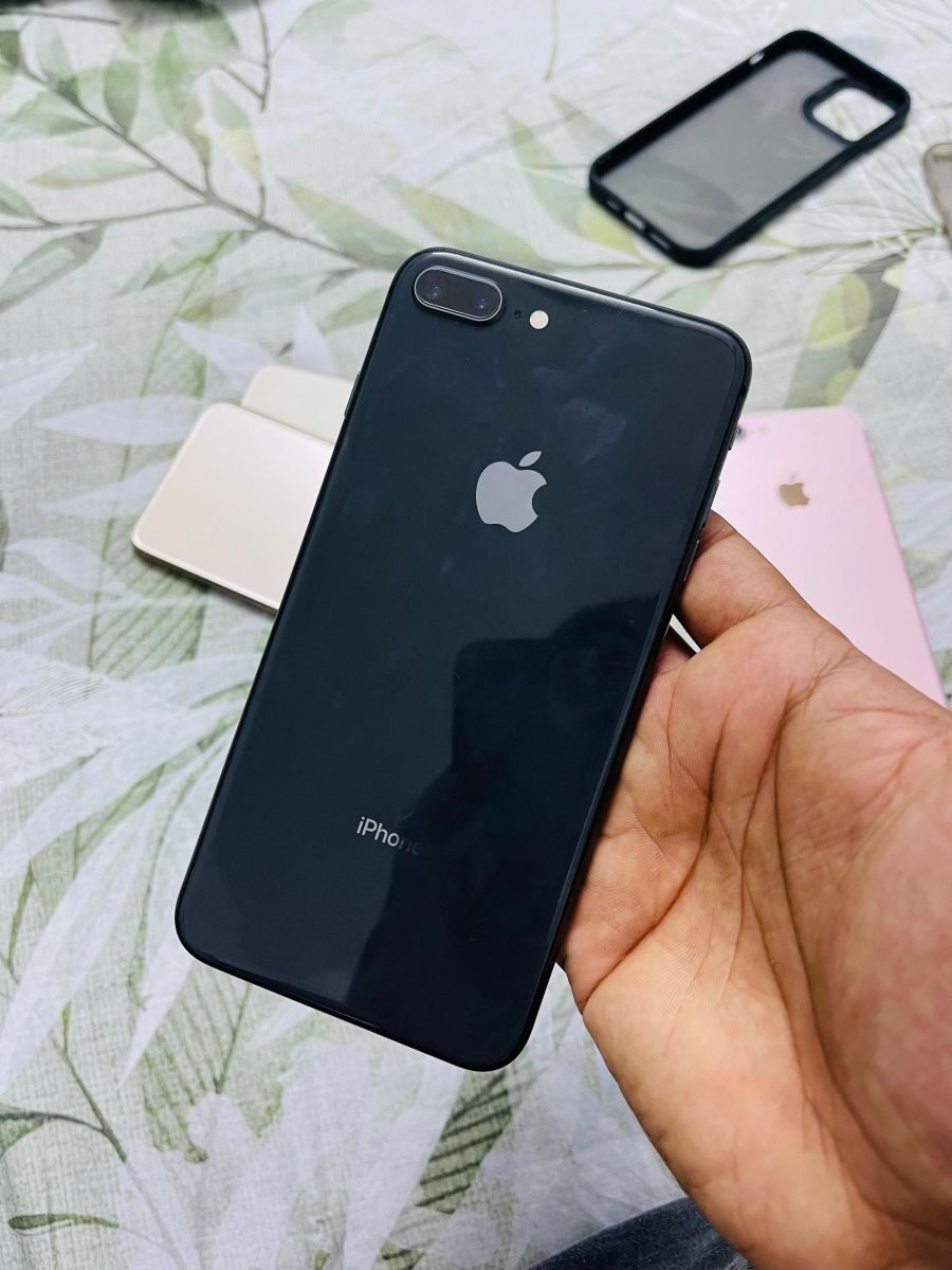 iPhone 8 Plus 256 Go, état neuf, avec boîte à Djibouti