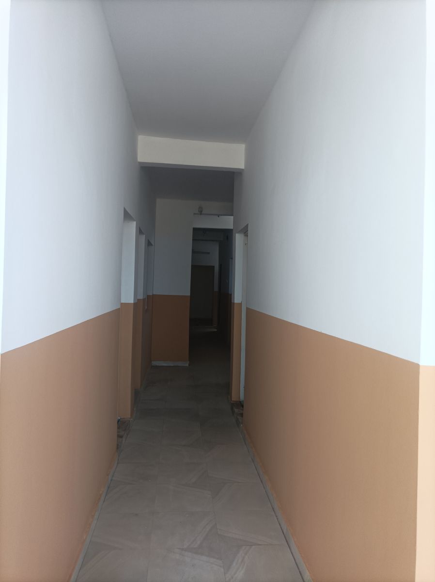 Maison 3 pièces avec chambres, salon, cuisine et toilettes à Barwaqo 1