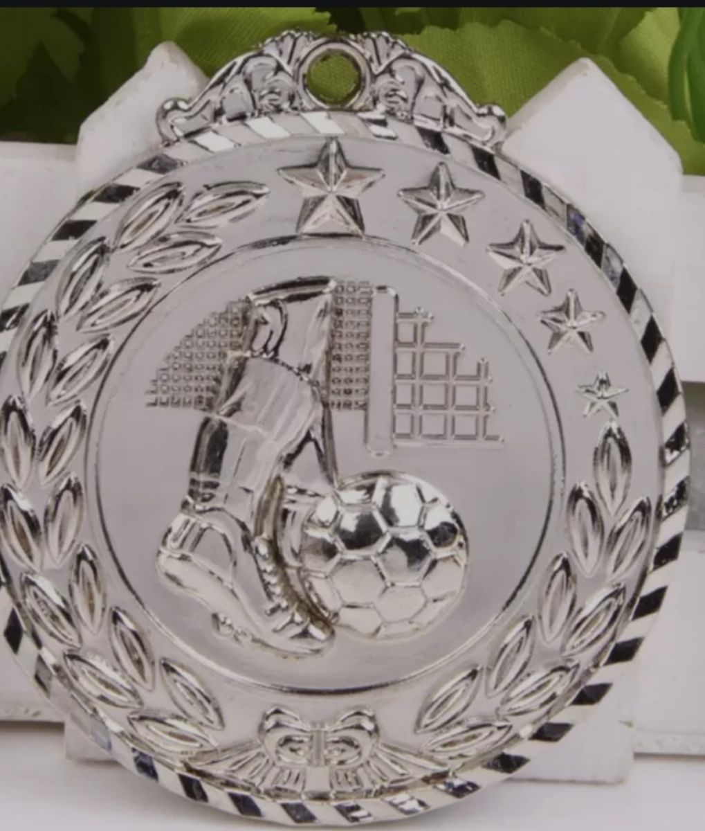 Médaille d\'argent à vendre sur WhatsApp