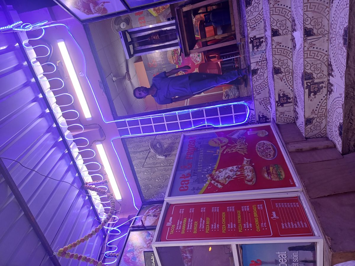 PK12 Fast Food Restaurant for Sale - Prime Location near Al-Hamdani Park