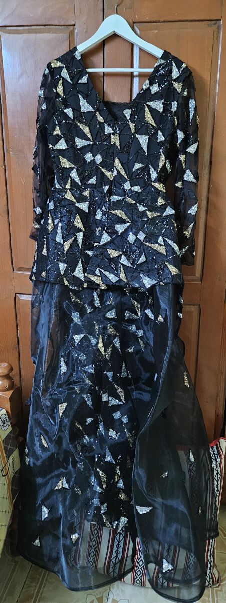 Robe de cérémonie portée une fois, achetée en Turquie