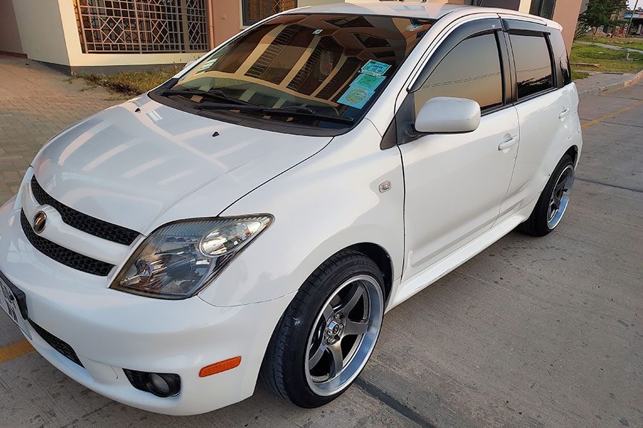 Toyota IST bien entretenue, sécuritaire et fiable