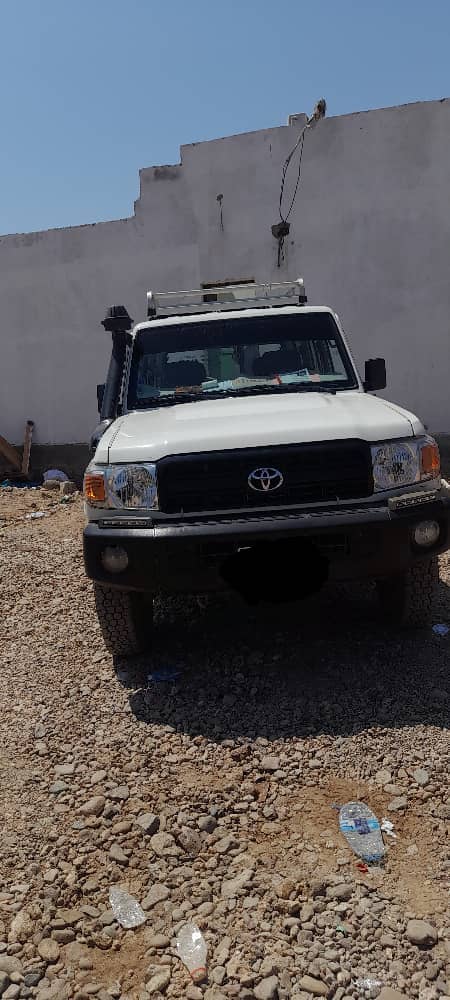 Toyota Land Cruiser 2021 tout neuf, entretien à jour, climatisation fonctionnelle