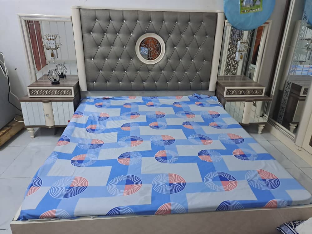 Chambre à coucher complète à prix abordable - Meuble d\'occasion