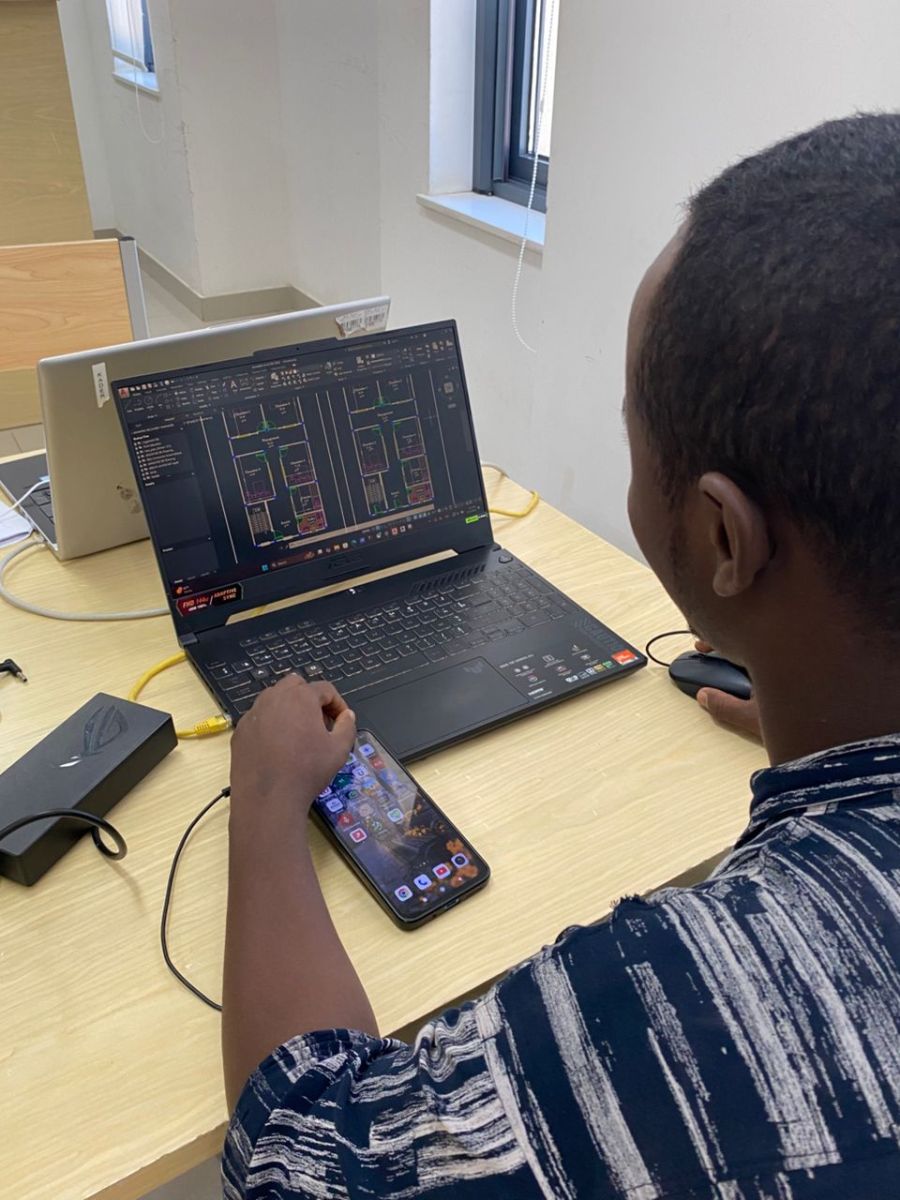 Ingénieur Civil et Architecte expérimenté à la recherche d\'une opportunité