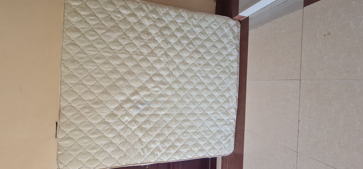 Matelas médical 2m x 180m pour lit confortable