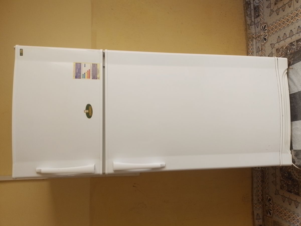 Réfrigérateur tout neuf à vendre, départ à l\'étranger