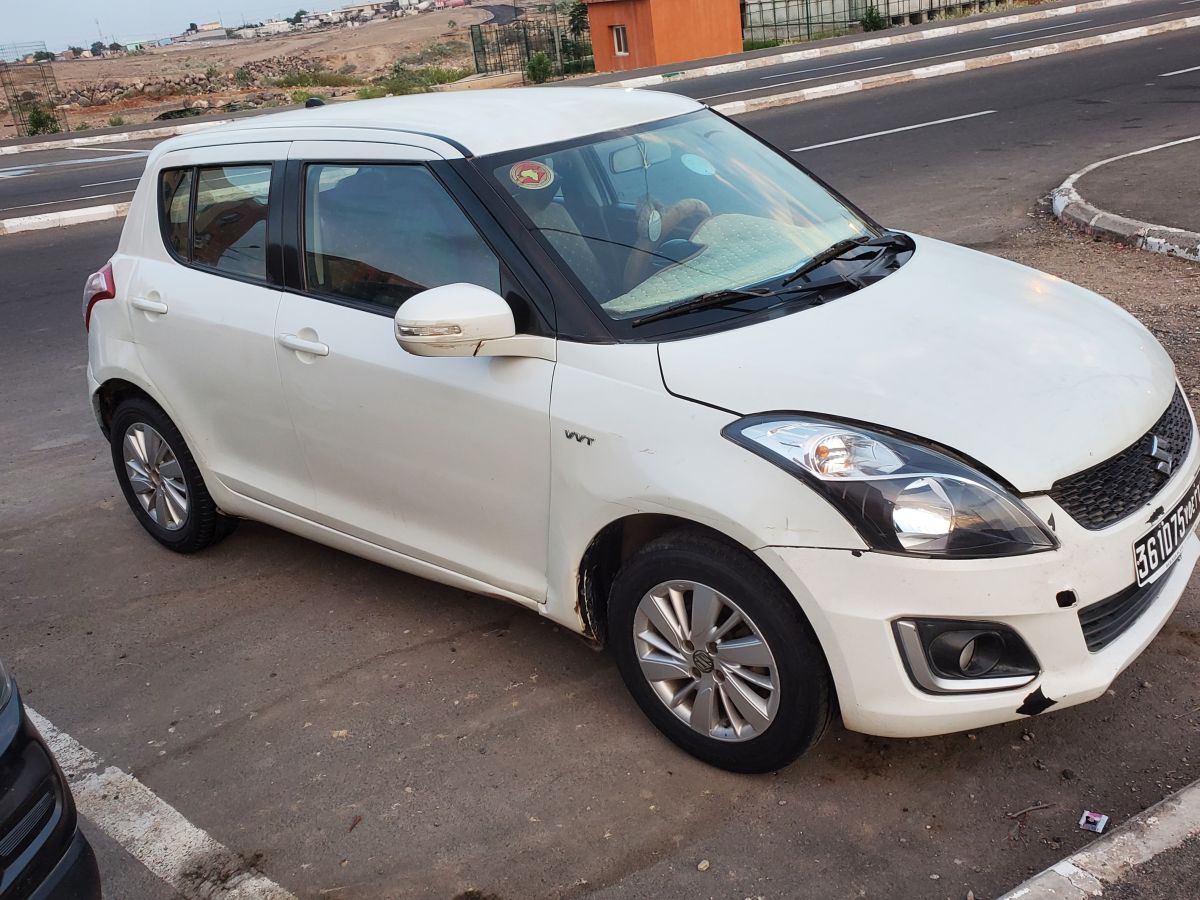 Suzuki Swift en excellent état, transmission manuelle, climatisation fonctionnelle