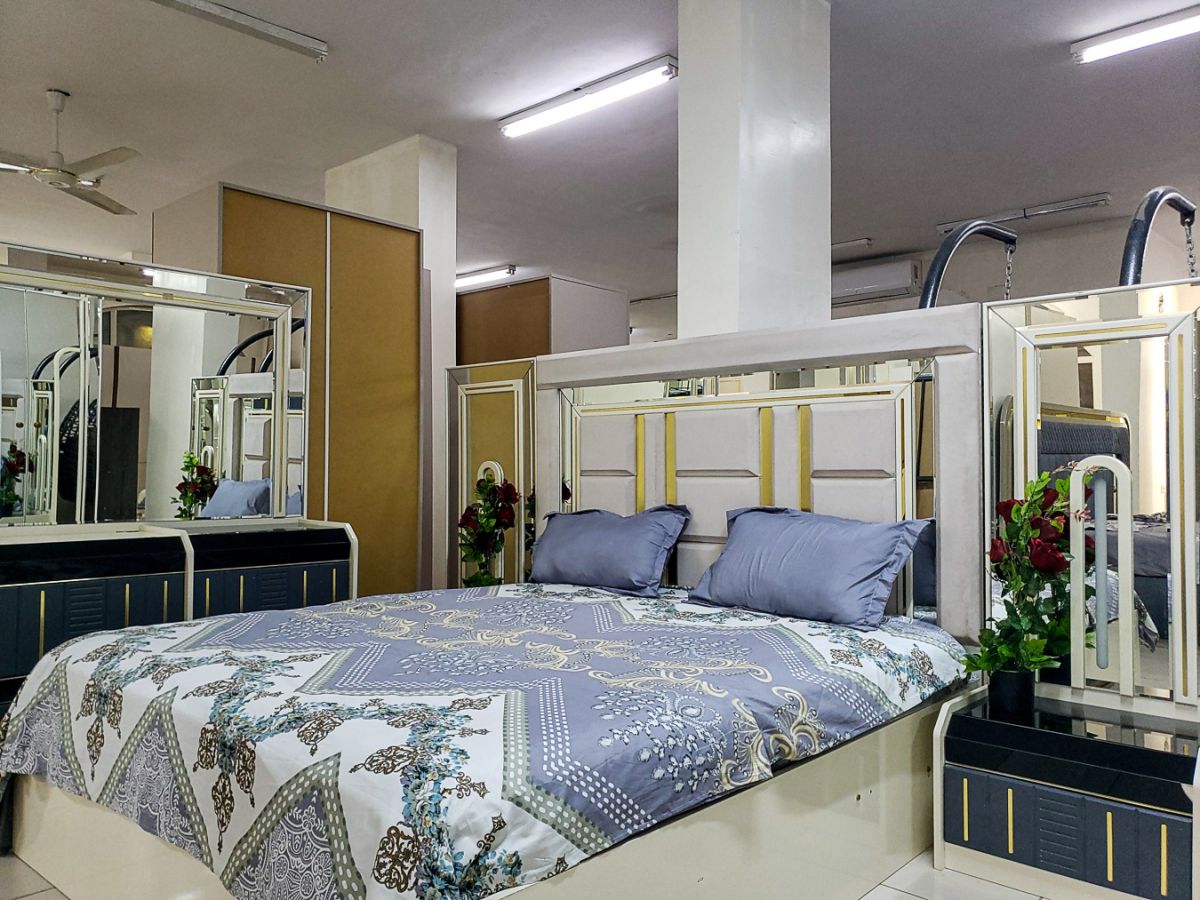 Chambre Marmaris Moderne en Bois Massif avec Finitions Dorées