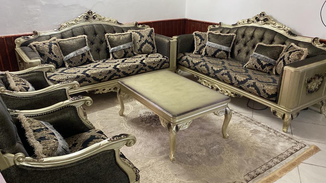 Salon luxueux en bois massif 7 places excellent état