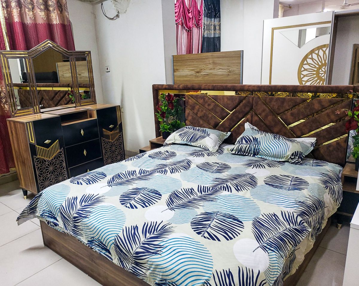 Ensemble de chambre luxueux en bois avec coiffeuse à vendre