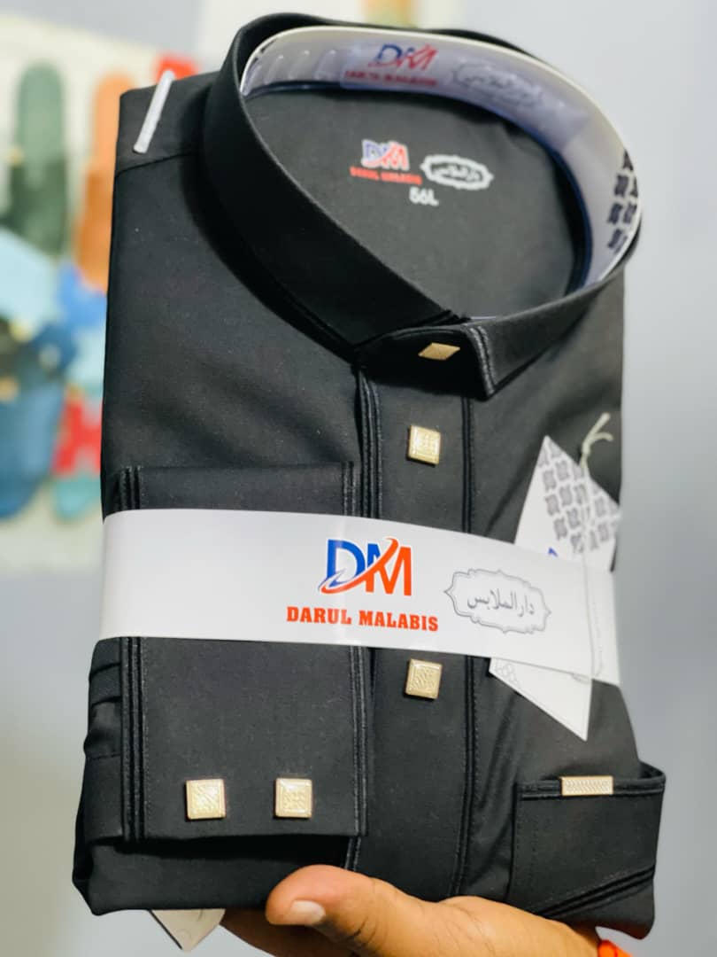 Khamis tendance et chic en différentes couleurs et tailles