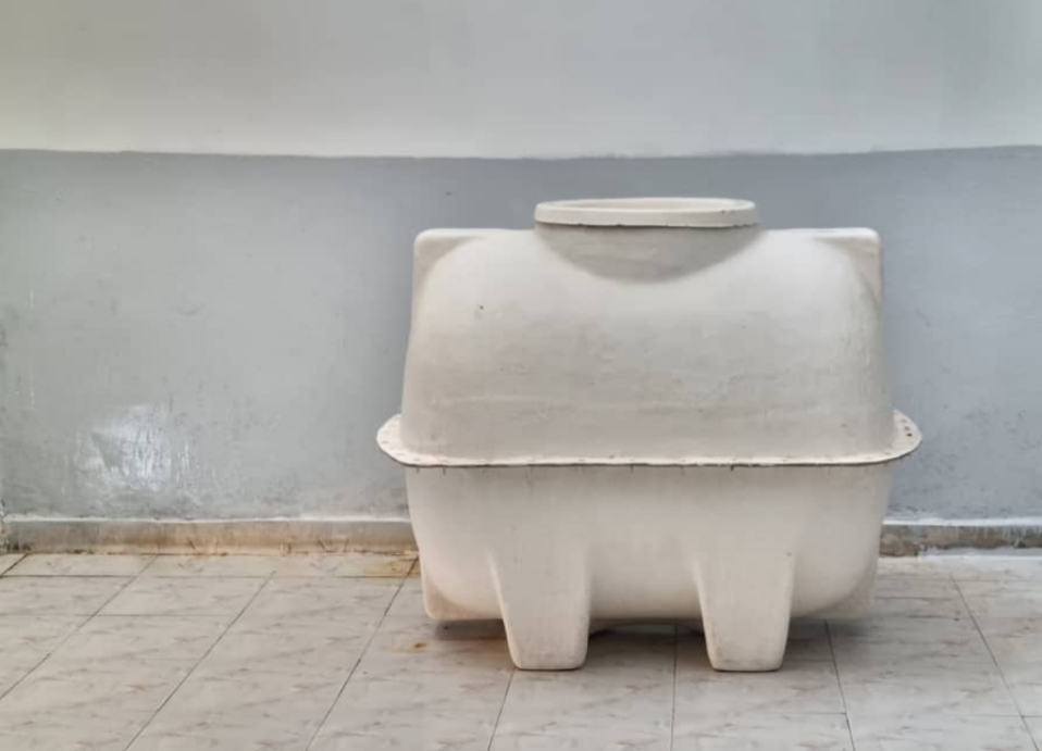 Réservoir d\'eau de 1000L en excellent état à vendre