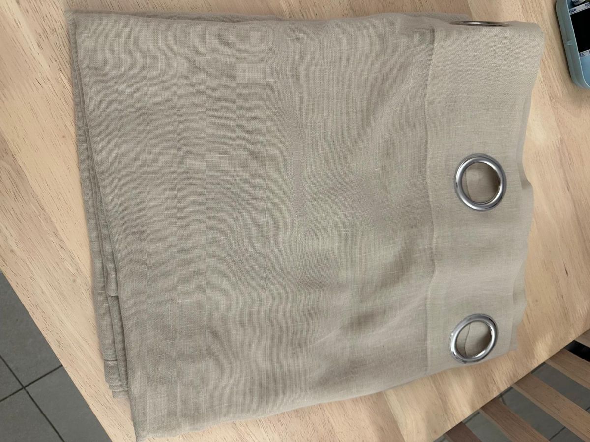 Rideau occultant avec œillets – Beige à vendre