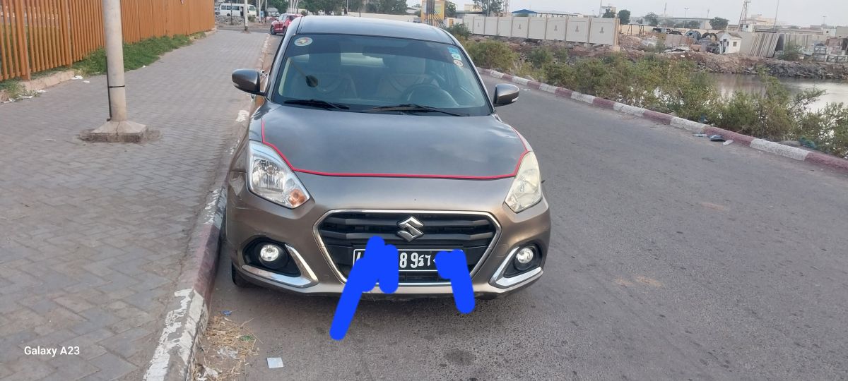 Suzuki Dzire 2022, boîte automatique en excellent état à vendre