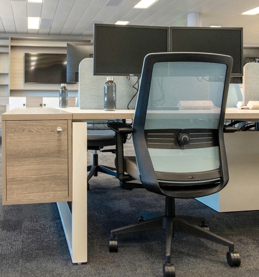 Jeune diplômé avec expérience et compétences en comptabilité/administration à la recherche d\'emploi