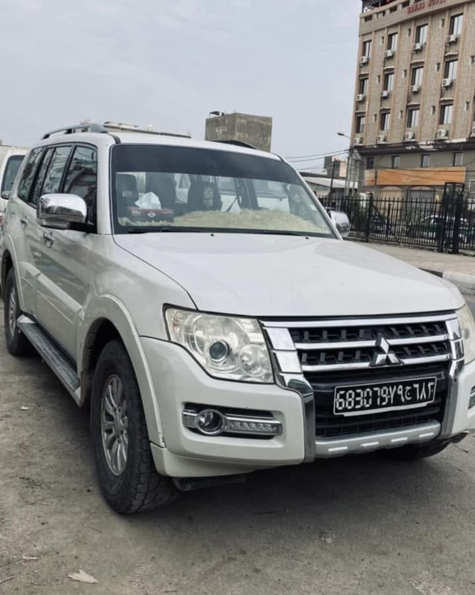 Mitsubishi Pajero GLS V6 Essence 2015-2016, bon état, climatisation, à vendre