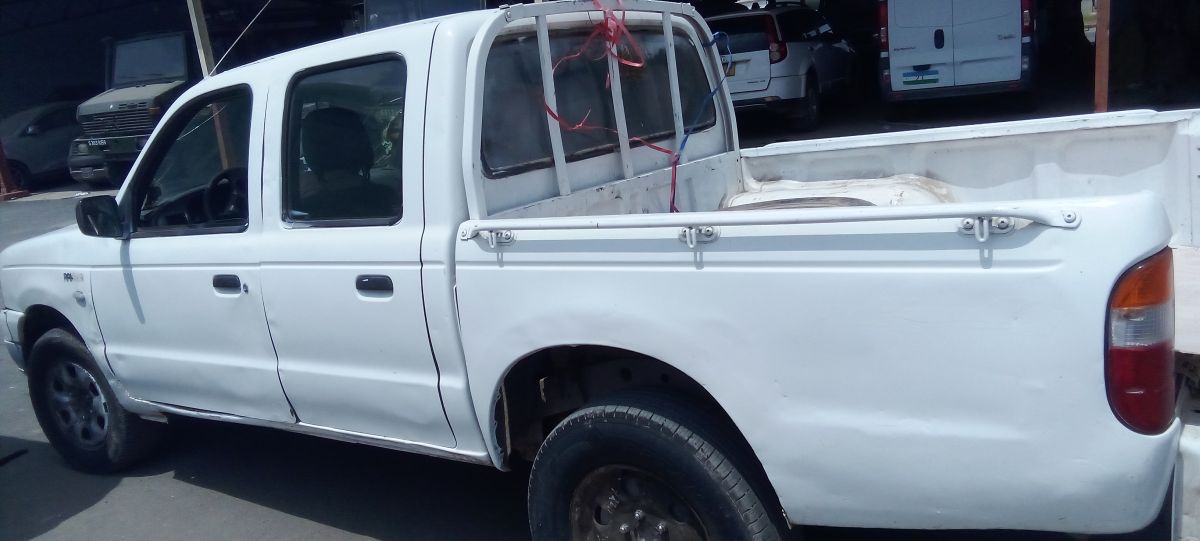 Ford 4x4 en excellent état à vendre