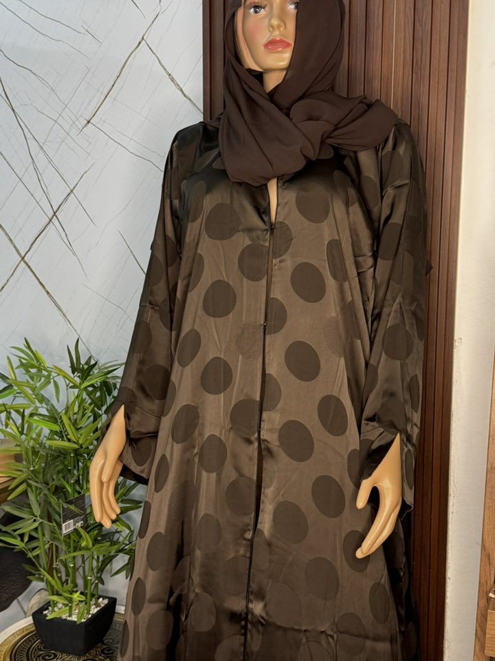 Abaya neuve élégante à petit prix