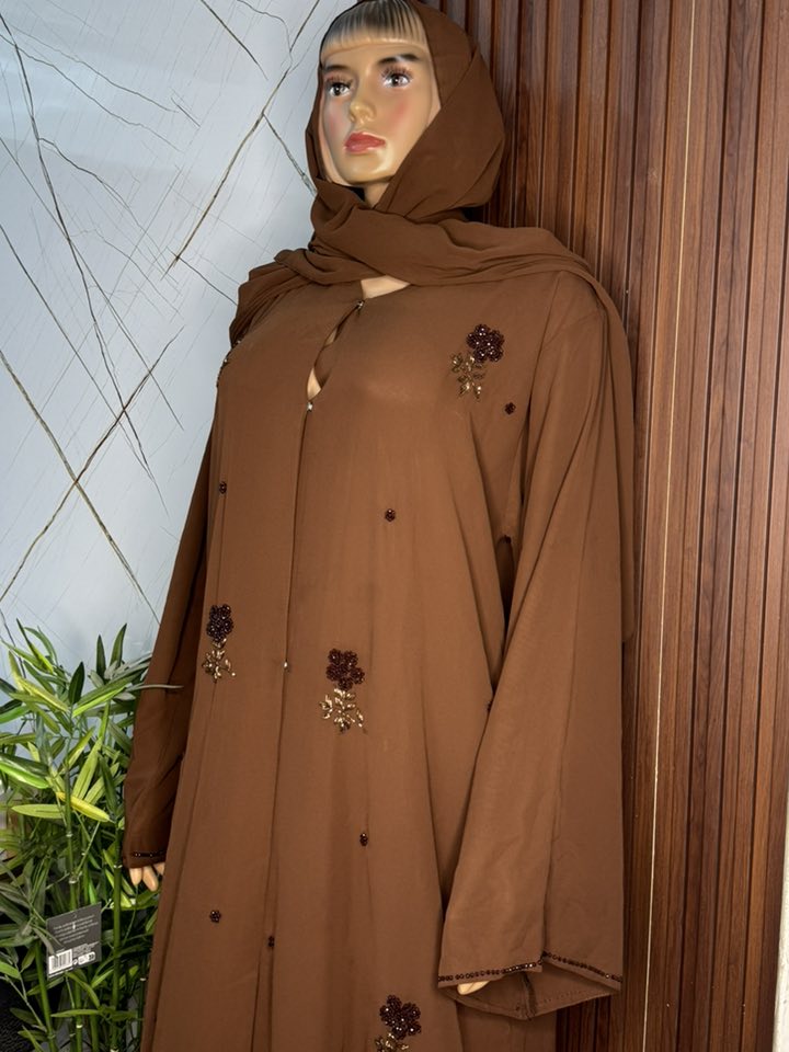 Abaya neuve élégante à petit prix