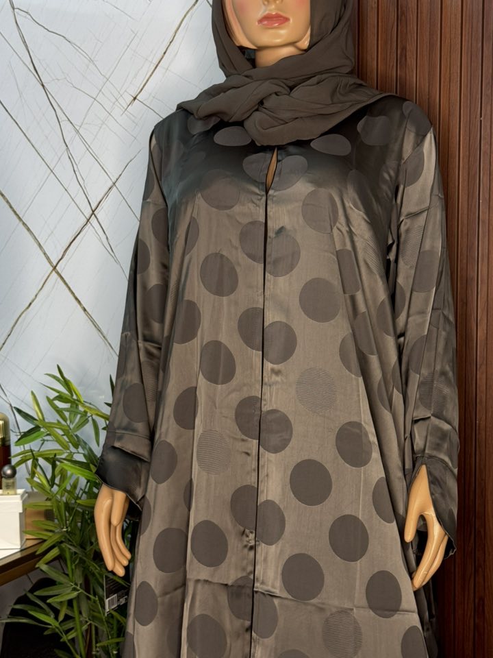 Abaya neuve élégante à petit prix