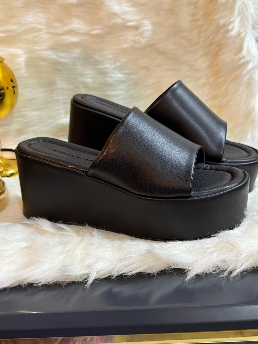 Chaussures compensées pour femme – Plusieurs modèles disponibles