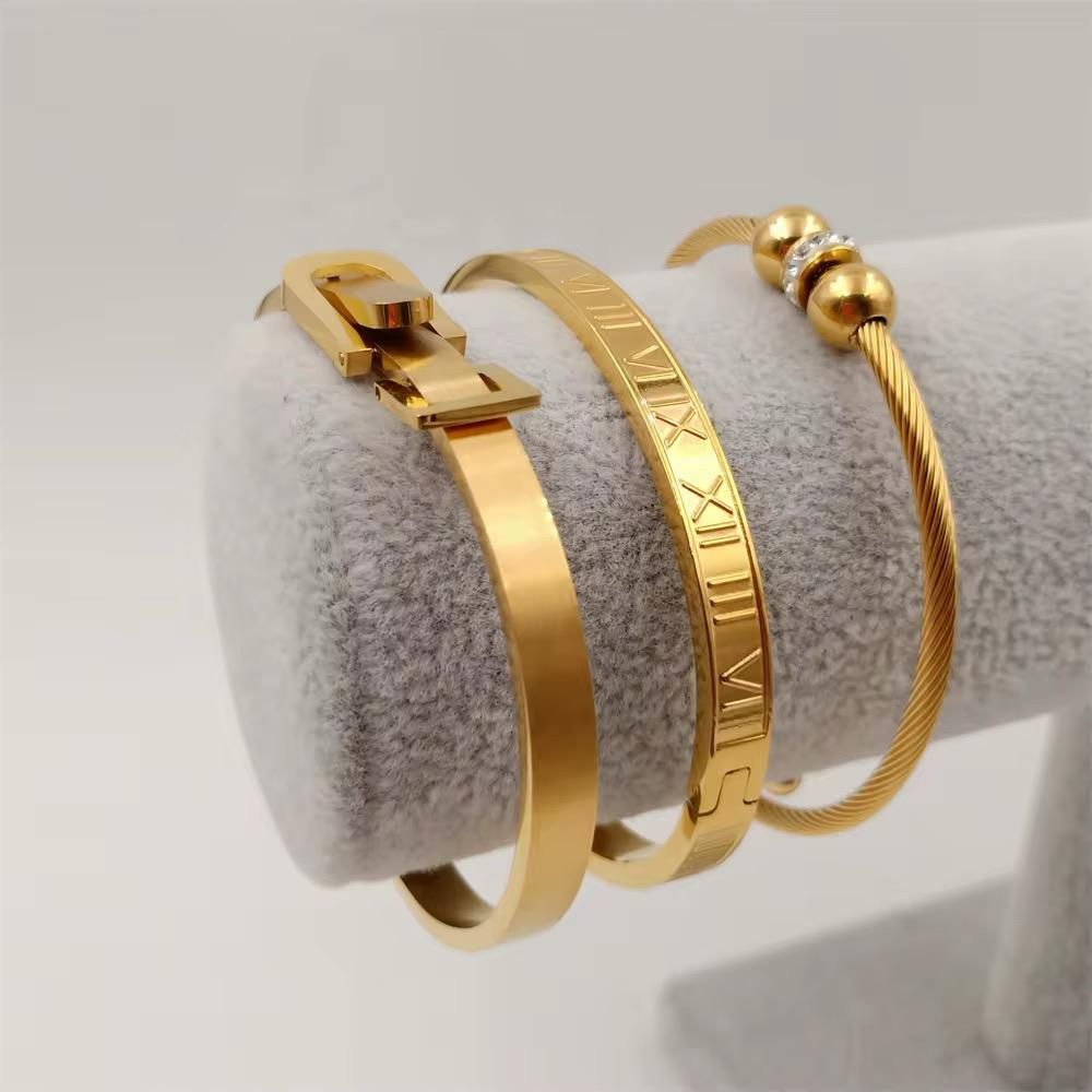 Bracelets dorés pour femme