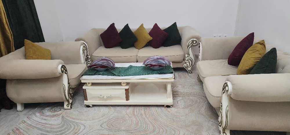 Ensemble de meubles à vendre : salon, table à manger, table de bases, living