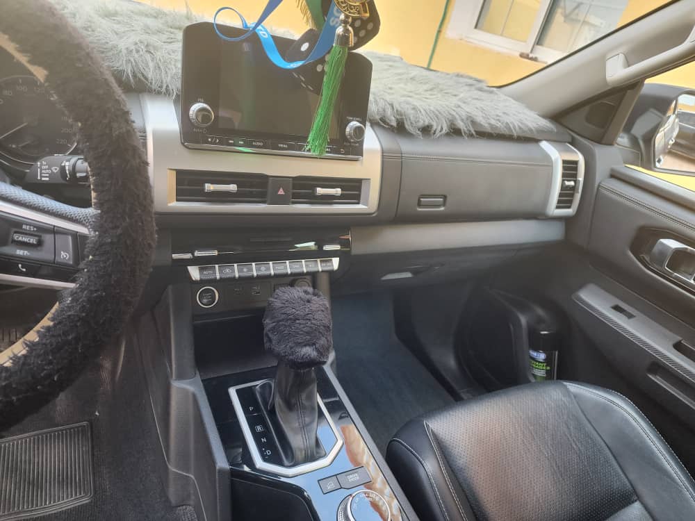 Mitsubishi L200 2024, automatique, climatisation, excellent état